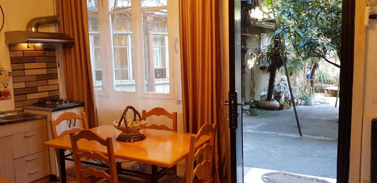 Madona'S Apartment Tbilisi Exterior foto